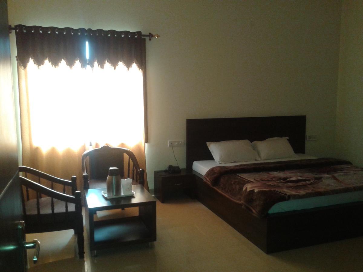 Hotel Milan Palace Amritsar Cameră foto
