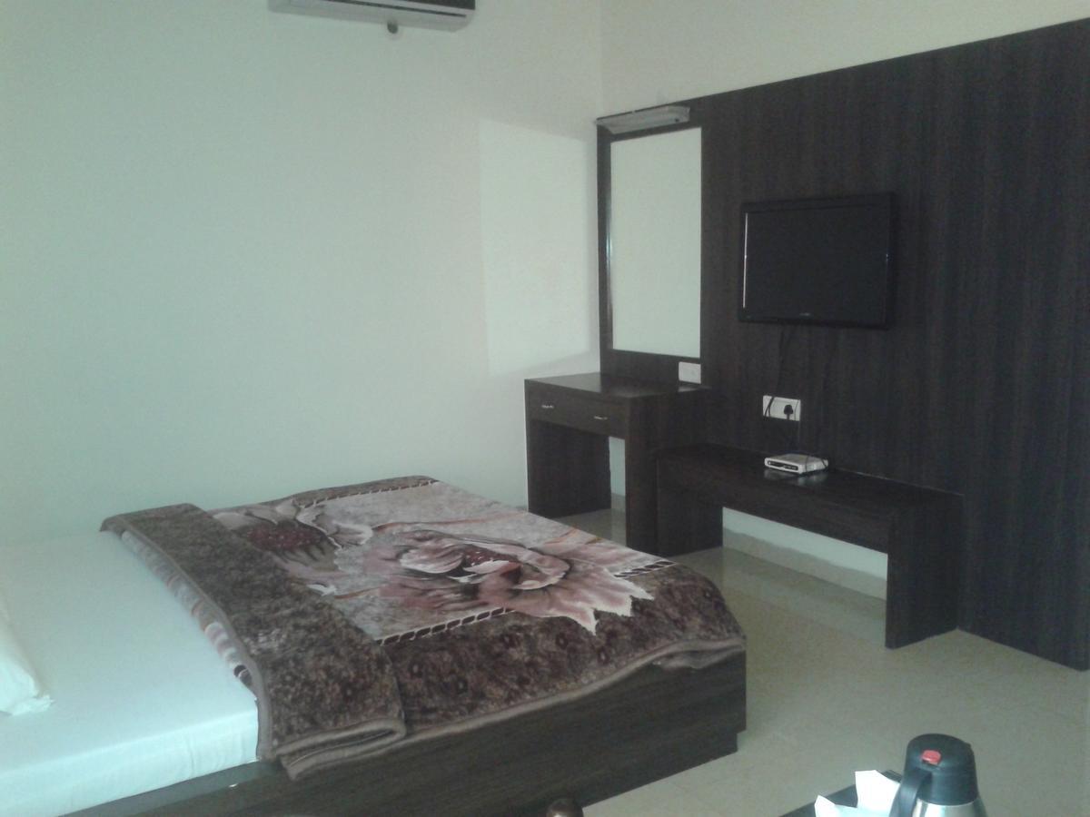 Hotel Milan Palace Amritsar Cameră foto
